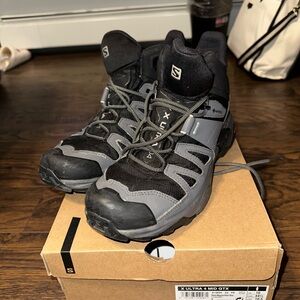 Salomon Men's Gray Hiking Shoes